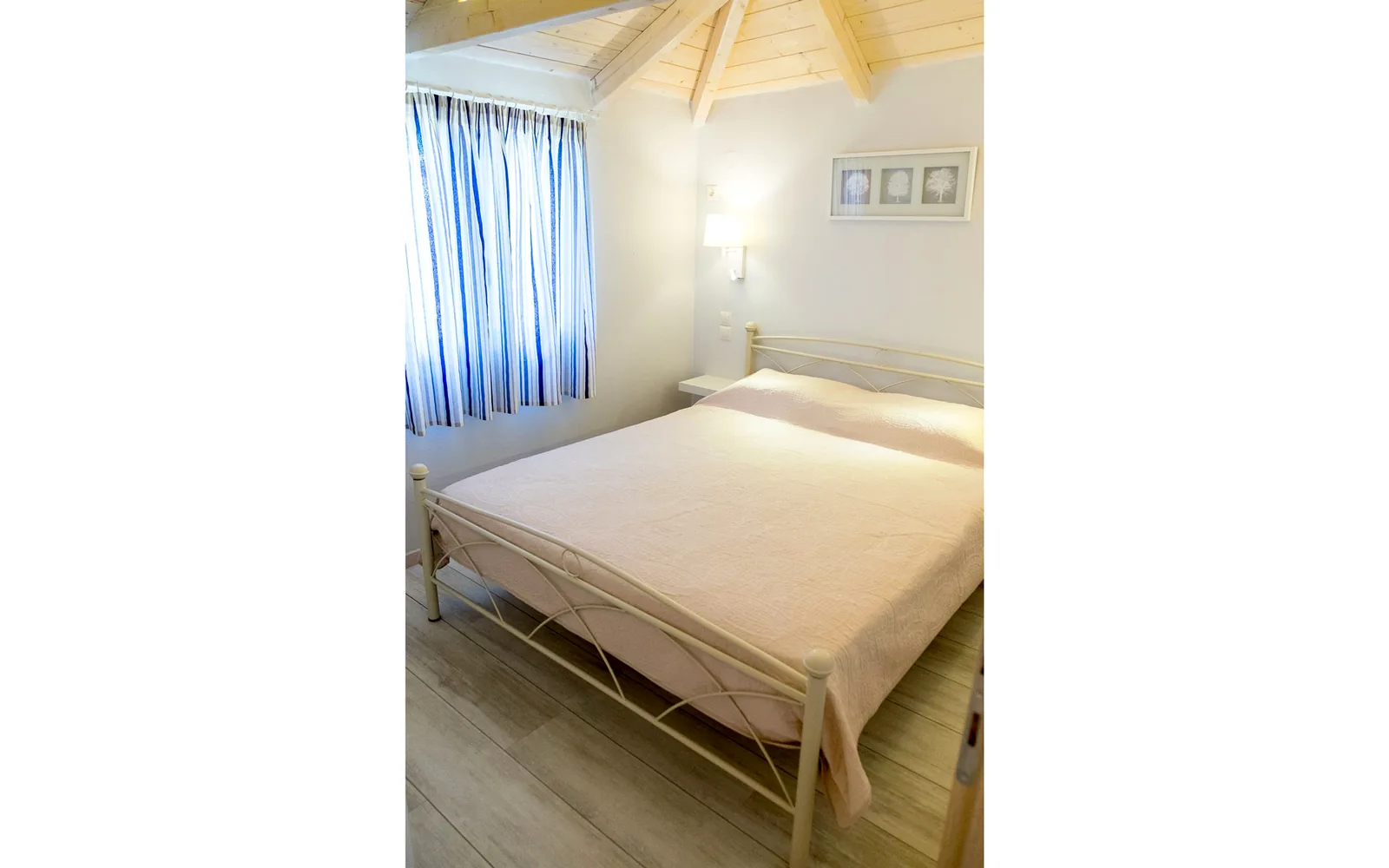 Double bedroom at Il Mare, Villa Vanda
