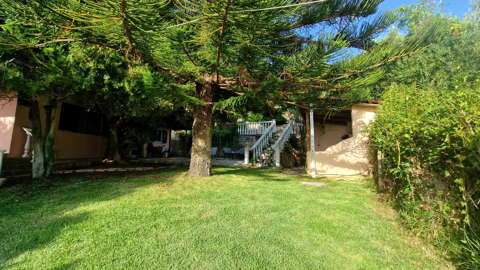 Main garden at Il Prato, Villa Vanda