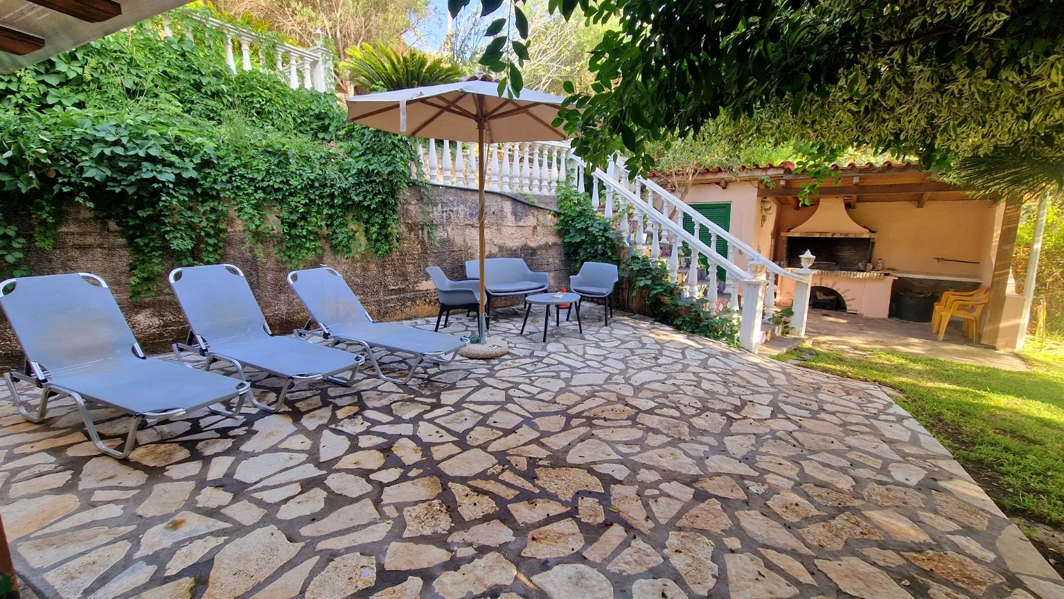 Terrace and barbecue area at Il Prato, Villa Vanda