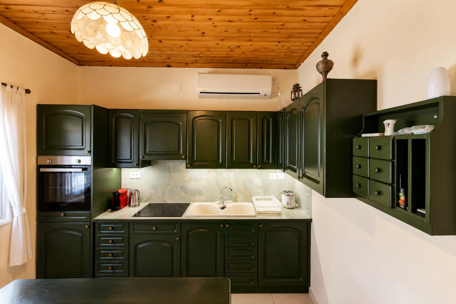 Fully equipped kitchen at La Terrazza, Villa Vanda